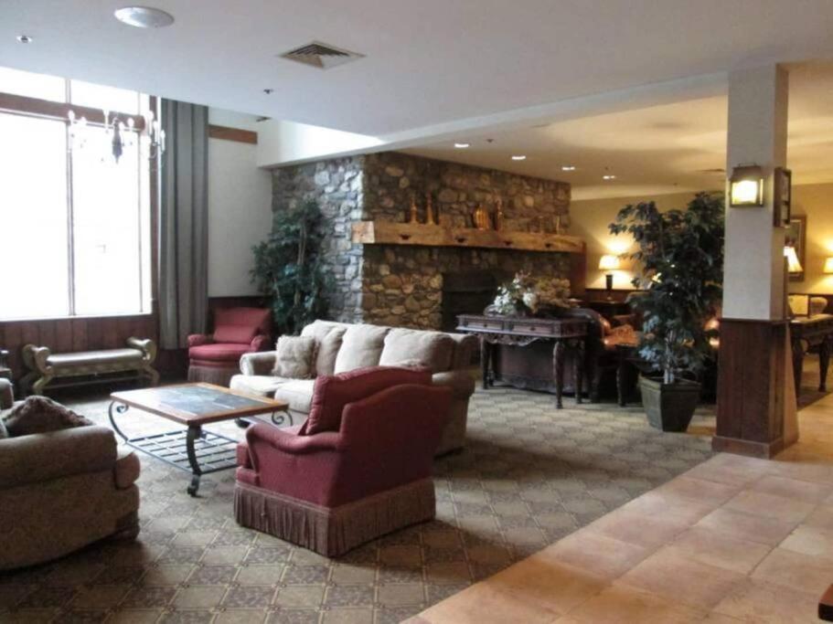 Deluxe Ski On Off 1Br Suite Sleeps 4 On Jiminy Mtn Hancock Dış mekan fotoğraf